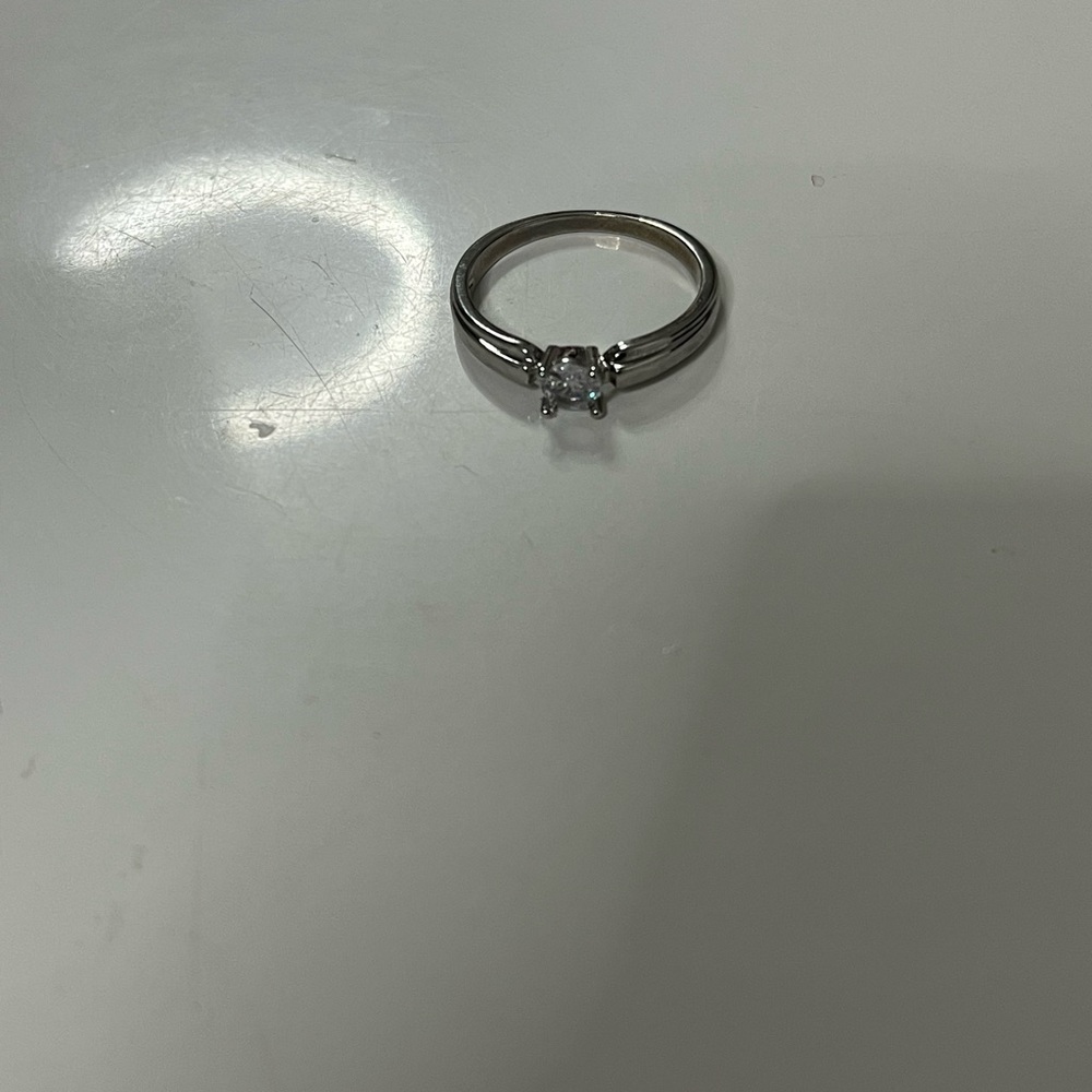 Elegant Silver Ring with Clear Stone